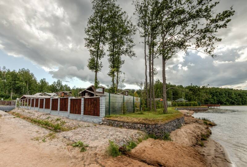 Дачный поселок берег. КП Солнечный берег Красногвардейское озеро. Поселок Солнечный берег. Коттеджный поселок Солнечный берег. Поселок Солнечный берег Московская область.